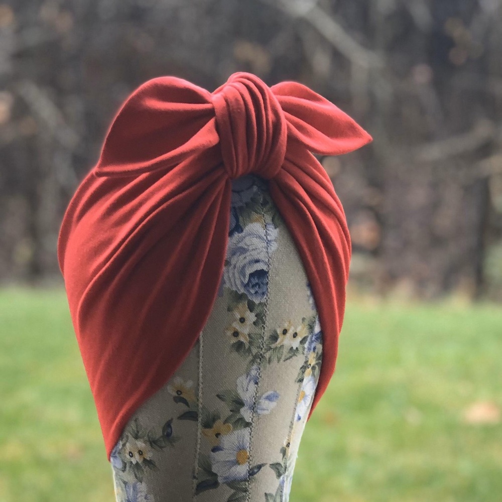 Retro Rosie Knot Turban Hat in BLACK